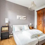 Entre Et Vieux Port - 51 *