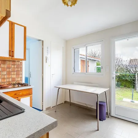 51 - Entre Et Vieux Port *