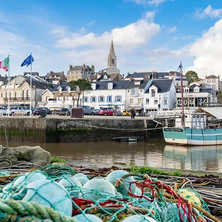 51 - Entre Et Vieux Port * Порник