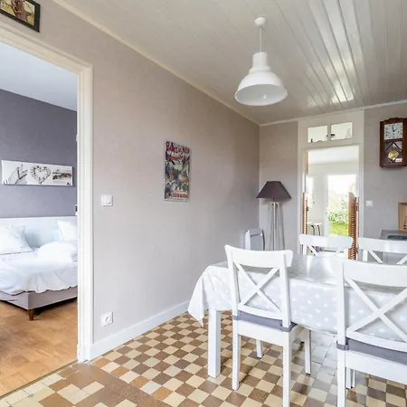 51 - Entre Et Vieux Port Дом отдыха *